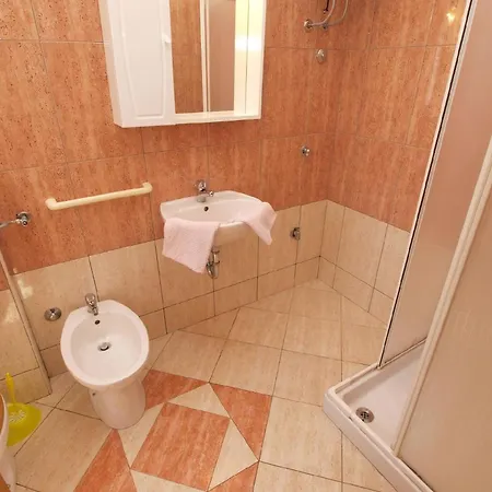 Fuer 4 Personen Ca 65 Qm In Peroj, Istrien Istrische Riviera Appartement